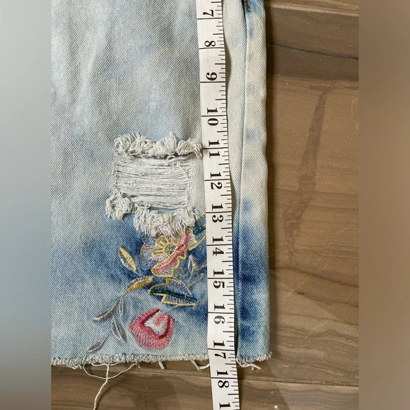 Dex denim embroidered floral skirt with raw hem Sz 32 - Picture 6 of 6